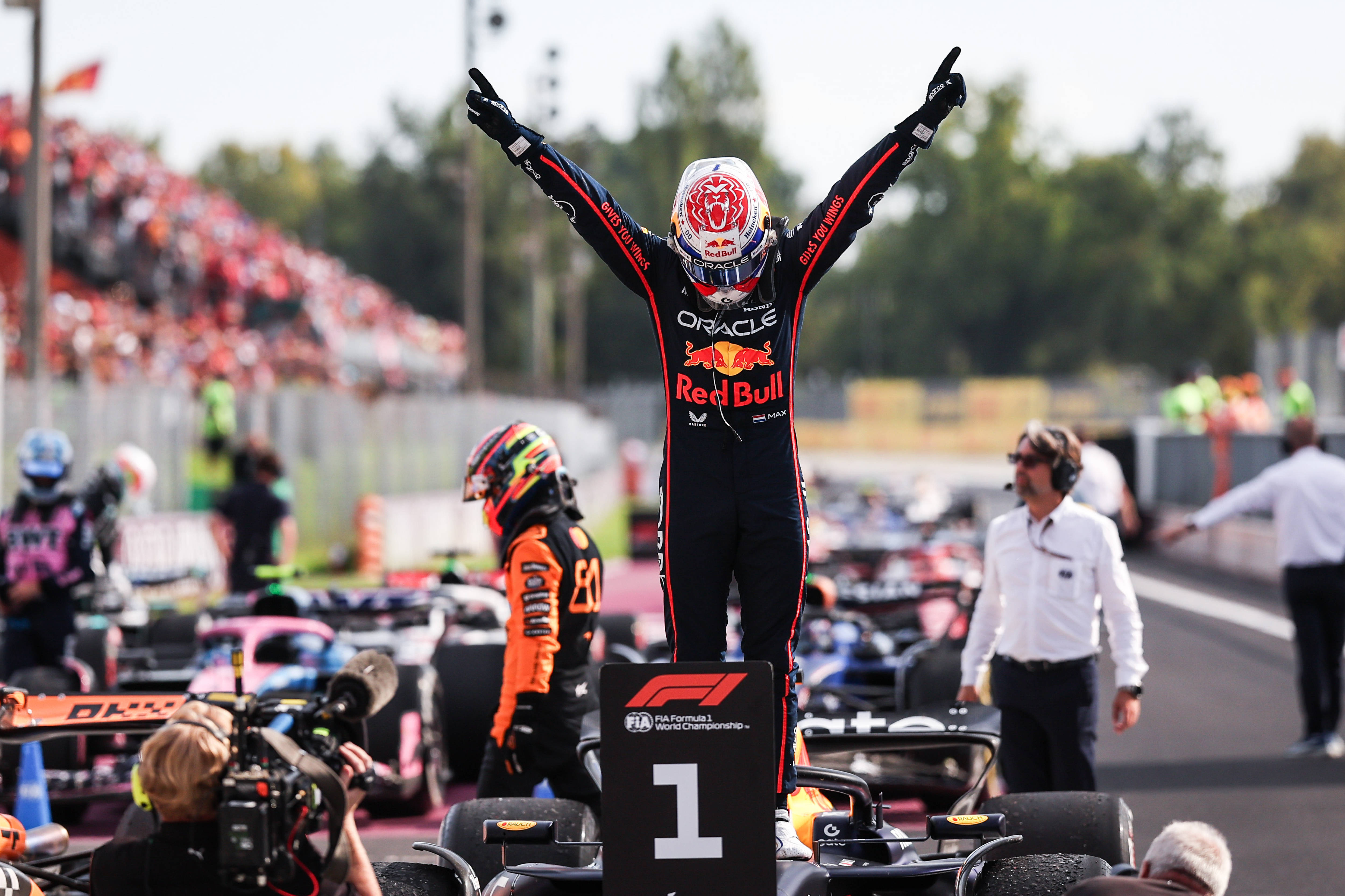 开云官方app入口-索伯车队轻取梅赛德斯，皮亚斯特里惊艳四座